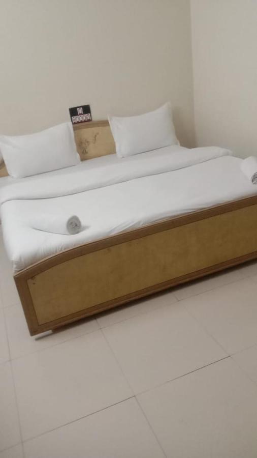 Hotel Rajdhani Halol Ngoại thất bức ảnh
